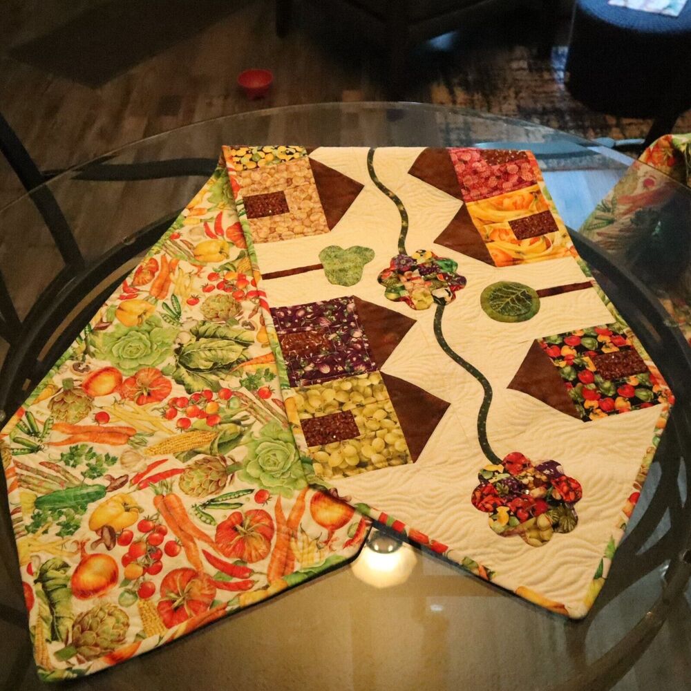Reversible Table Runners, Place Mats set of 7 pieces Handmade Garden Americana